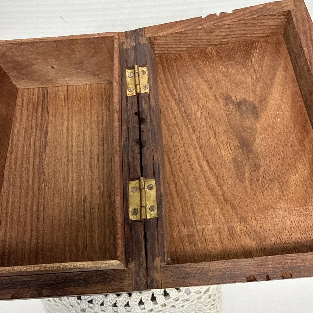 Vintage Wood Box Hand Carved Hinged . 6X2.5
